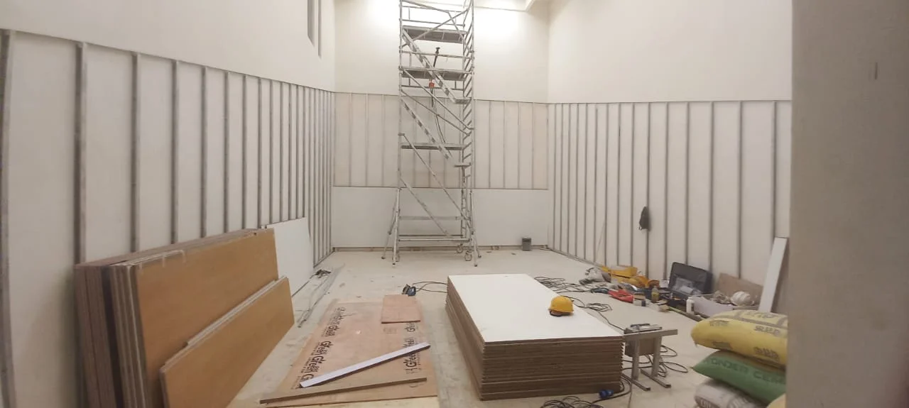 squash court three-wall wall panel installation - himachal pradesh